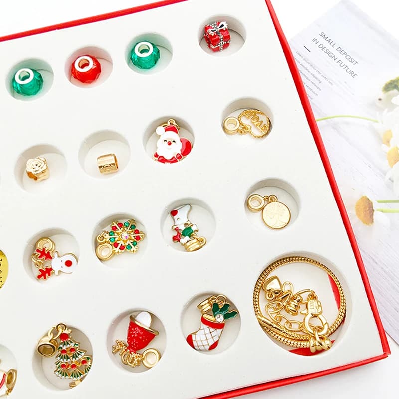 Holiday Charms - Kalendarz adwentowy DIY dla dzieci